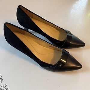 TAHARI BLACK BUTTON KITTEN HEEL SHOES, Size 10, WORN ONCE